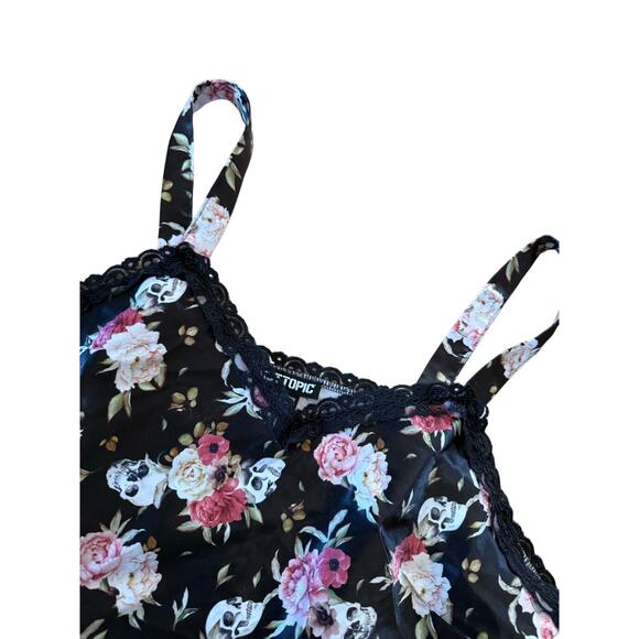 Y2k Hot Topic floral skull print lace cami top - Picture 3 of 4